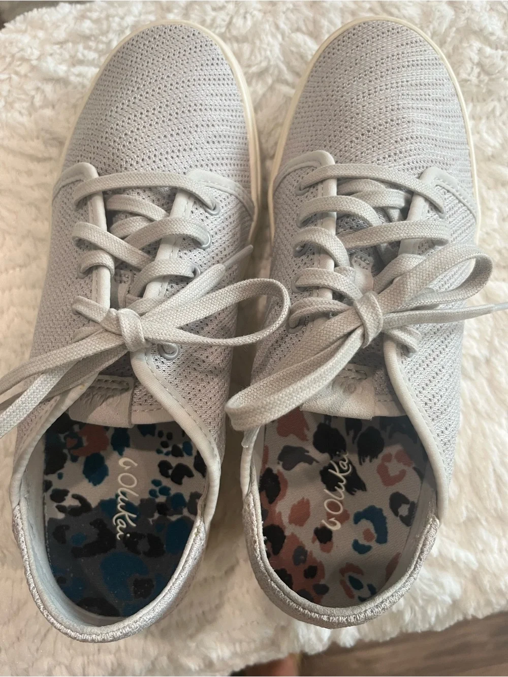 Olukai Pehuea Li Mist grey nwot sneakers low top tie colorful cushioned footbed